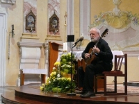 Cvilín - poutní kostel rozeznìla kytara Štìpána Raka